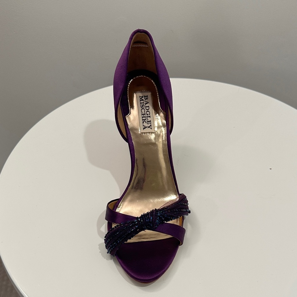 Badgley Mischka River Open Toe Beaded Knot Pumps, color: Plum, Size 8.5 - Picture 7 of 15